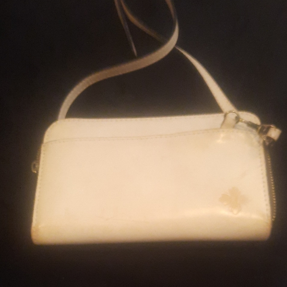 Patricia Nash Cream Wristlet with Embossed Design - Picture 2 of 11